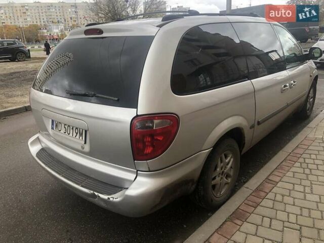 Серый Додж Караван, объемом двигателя 3.3 л и пробегом 300 тыс. км за 3000 $, фото 2 на Automoto.ua