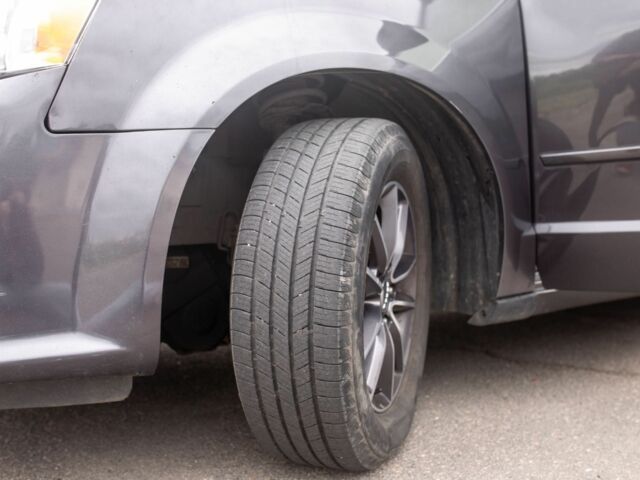 Серый Додж Караван, объемом двигателя 3.6 л и пробегом 340 тыс. км за 13300 $, фото 19 на Automoto.ua