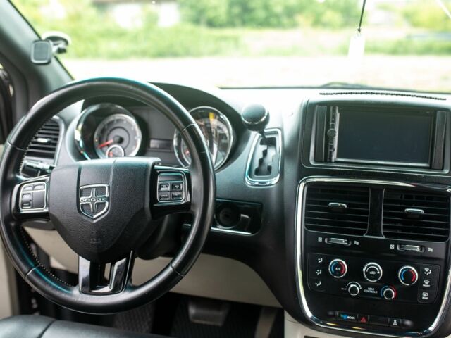 Серый Додж Караван, объемом двигателя 3.6 л и пробегом 340 тыс. км за 13300 $, фото 23 на Automoto.ua