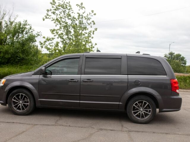 Серый Додж Караван, объемом двигателя 3.6 л и пробегом 340 тыс. км за 13300 $, фото 6 на Automoto.ua