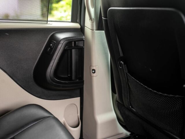 Серый Додж Караван, объемом двигателя 3.6 л и пробегом 340 тыс. км за 13300 $, фото 9 на Automoto.ua