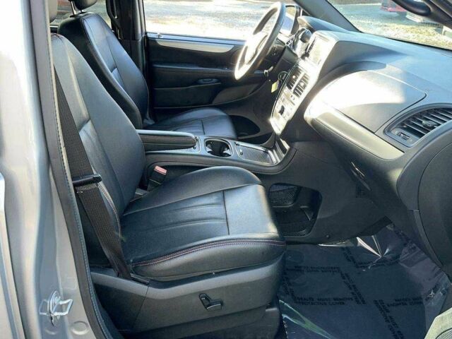 Сірий Додж Caravan, об'ємом двигуна 3.6 л та пробігом 135 тис. км за 13000 $, фото 5 на Automoto.ua