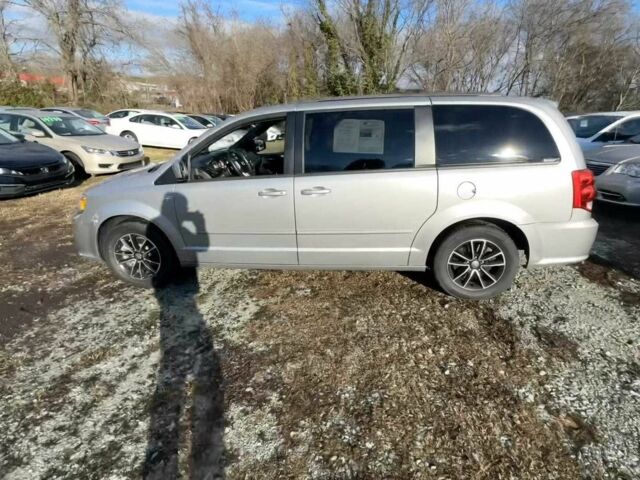 Сірий Додж Caravan, об'ємом двигуна 3.6 л та пробігом 135 тис. км за 13000 $, фото 1 на Automoto.ua