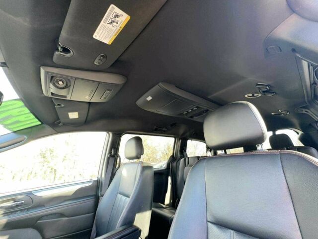 Сірий Додж Caravan, об'ємом двигуна 3.6 л та пробігом 135 тис. км за 13000 $, фото 7 на Automoto.ua