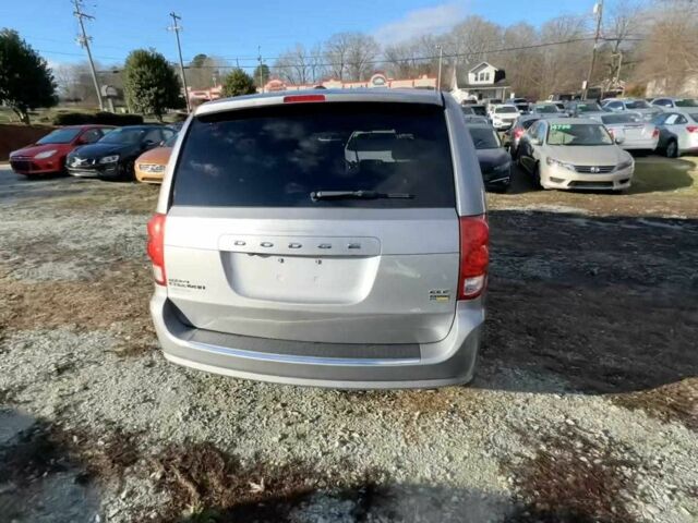 Сірий Додж Caravan, об'ємом двигуна 3.6 л та пробігом 135 тис. км за 13000 $, фото 2 на Automoto.ua