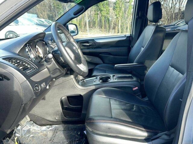 Сірий Додж Caravan, об'ємом двигуна 3.6 л та пробігом 135 тис. км за 13000 $, фото 4 на Automoto.ua