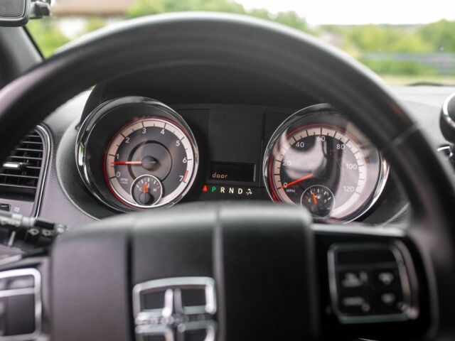 Серый Додж Караван, объемом двигателя 3.6 л и пробегом 340 тыс. км за 13300 $, фото 22 на Automoto.ua