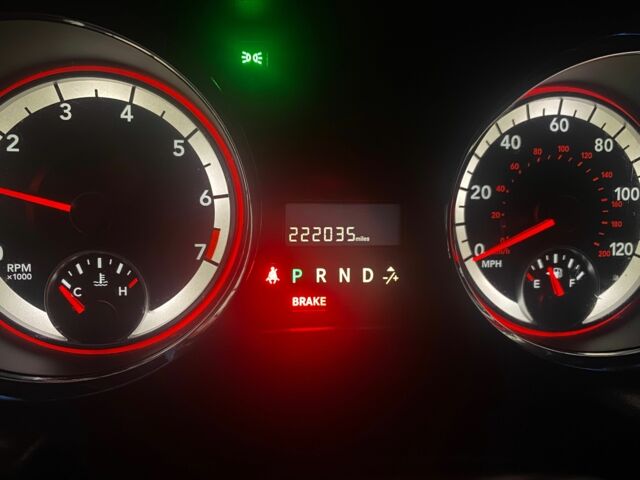 Серый Додж Караван, объемом двигателя 3.6 л и пробегом 340 тыс. км за 13300 $, фото 8 на Automoto.ua