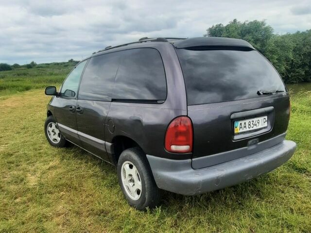 Синий Додж Караван, объемом двигателя 3.3 л и пробегом 350 тыс. км за 4500 $, фото 3 на Automoto.ua