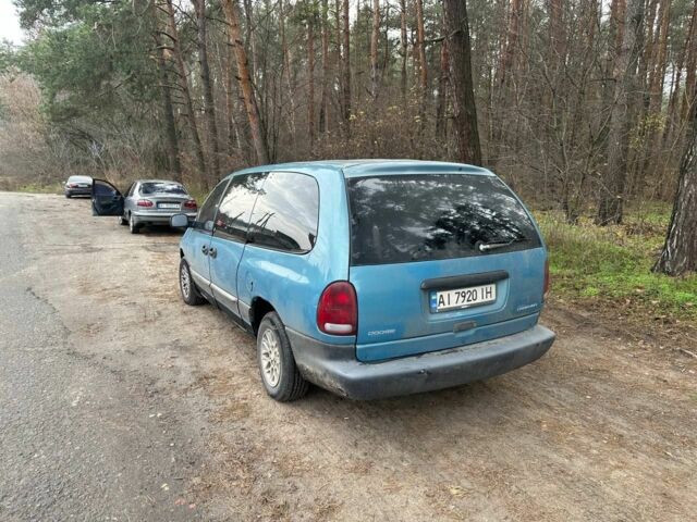 Синій Додж Caravan, об'ємом двигуна 3.3 л та пробігом 400 тис. км за 2200 $, фото 3 на Automoto.ua