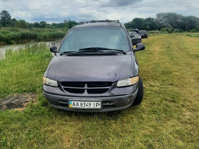 Синий Додж Караван, объемом двигателя 3.3 л и пробегом 350 тыс. км за 4500 $, фото 1 на Automoto.ua