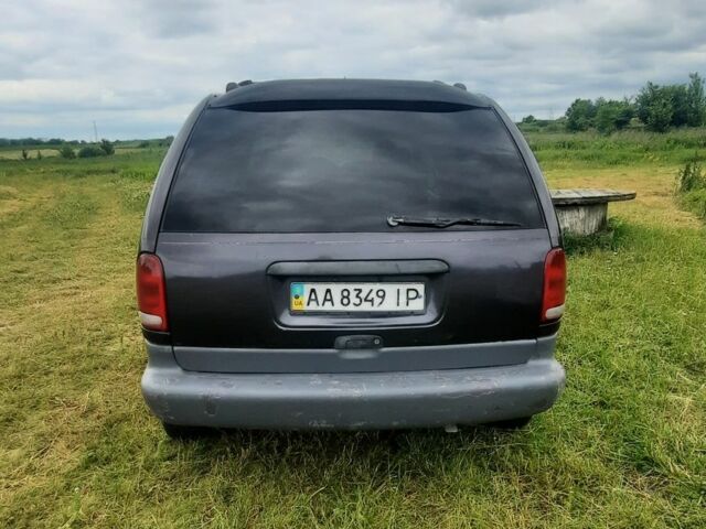 Синий Додж Караван, объемом двигателя 3.3 л и пробегом 350 тыс. км за 4500 $, фото 4 на Automoto.ua