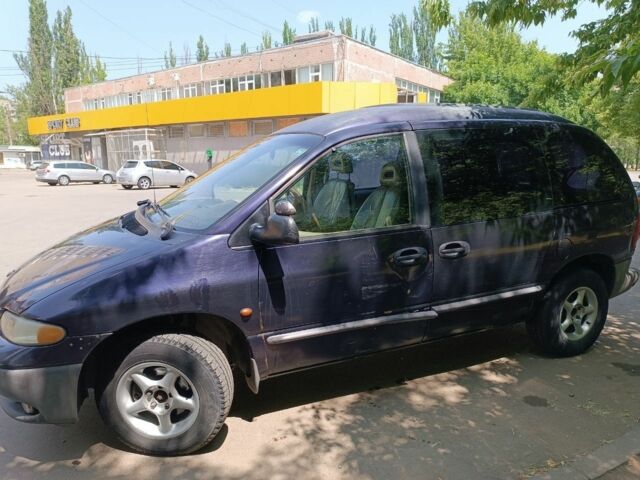 Синій Додж Caravan, об'ємом двигуна 2.4 л та пробігом 400 тис. км за 3200 $, фото 4 на Automoto.ua