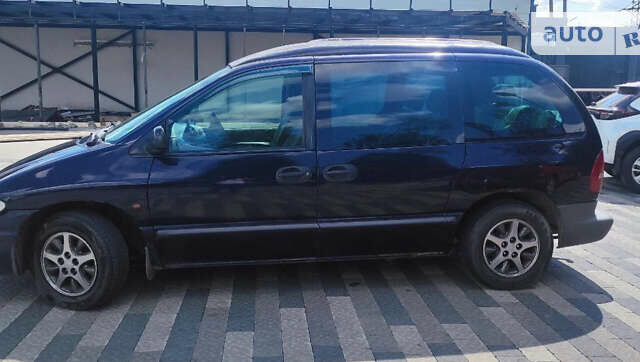 Синій Додж Caravan, об'ємом двигуна 2.5 л та пробігом 405 тис. км за 3400 $, фото 1 на Automoto.ua