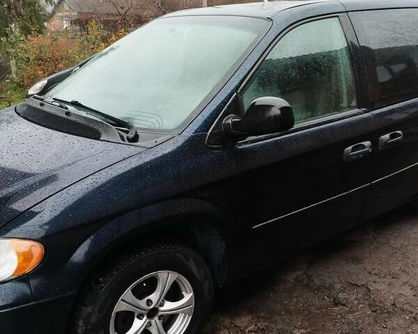 Синий Додж Караван, объемом двигателя 3.3 л и пробегом 200 тыс. км за 5100 $, фото 2 на Automoto.ua