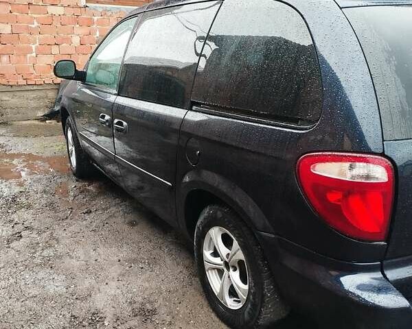 Синий Додж Караван, объемом двигателя 3.3 л и пробегом 200 тыс. км за 5100 $, фото 7 на Automoto.ua