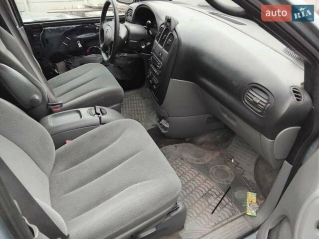 Синий Додж Караван, объемом двигателя 3.3 л и пробегом 270 тыс. км за 950 $, фото 2 на Automoto.ua