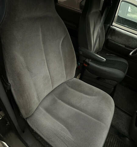 Додж Караван 1995 в Киеве на Automoto.ua Зеленый Додж Караван, объемом двигателя 3 л и пробегом 325 тыс. км за 2400 $, фото 8 на Automoto.ua