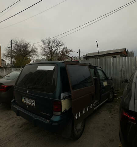 Додж Караван 1995 в Киеве на Automoto.ua Зеленый Додж Караван, объемом двигателя 3 л и пробегом 325 тыс. км за 2400 $, фото 4 на Automoto.ua