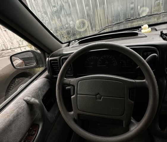 Зеленый Додж Караван, объемом двигателя 3 л и пробегом 325 тыс. км за 2400 $, фото 7 на Automoto.ua