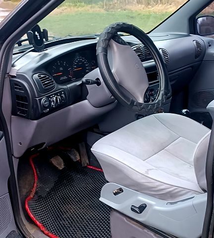 Зеленый Додж Караван, объемом двигателя 2.5 л и пробегом 0 тыс. км за 3000 $, фото 5 на Automoto.ua