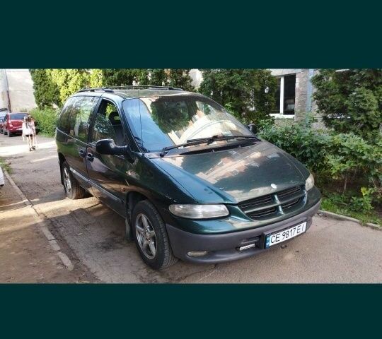 Зеленый Додж Караван, объемом двигателя 2.4 л и пробегом 305 тыс. км за 3400 $, фото 4 на Automoto.ua