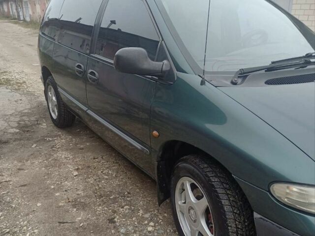 Зеленый Додж Караван, объемом двигателя 2.5 л и пробегом 512 тыс. км за 2600 $, фото 2 на Automoto.ua