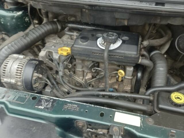 Зеленый Додж Караван, объемом двигателя 2.5 л и пробегом 512 тыс. км за 2600 $, фото 3 на Automoto.ua