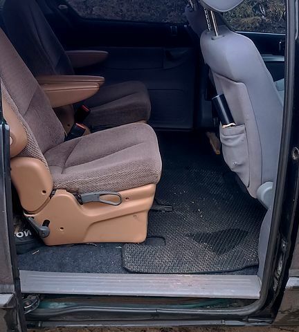 Зеленый Додж Караван, объемом двигателя 2.5 л и пробегом 0 тыс. км за 3000 $, фото 9 на Automoto.ua