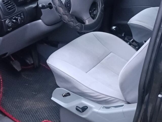 Зеленый Додж Караван, объемом двигателя 0 л и пробегом 170 тыс. км за 3200 $, фото 4 на Automoto.ua