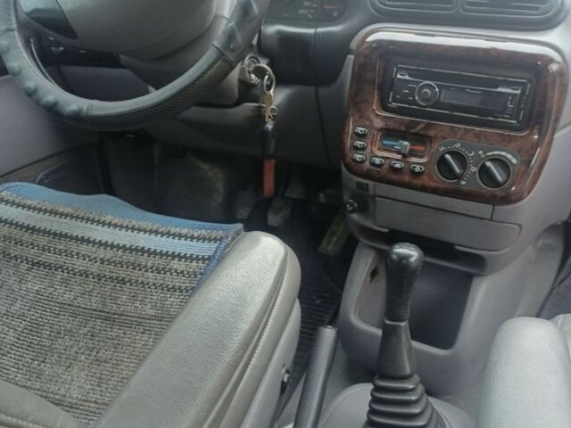 Зеленый Додж Караван, объемом двигателя 2.5 л и пробегом 512 тыс. км за 2600 $, фото 4 на Automoto.ua