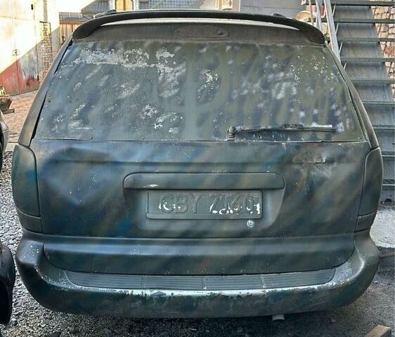 Зелений Додж Caravan, об'ємом двигуна 2.5 л та пробігом 300 тис. км за 1300 $, фото 5 на Automoto.ua