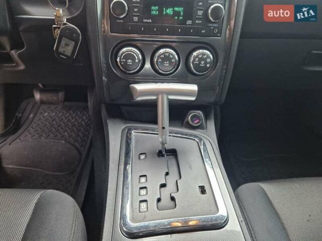 Белый Додж Челенджер, объемом двигателя 3.6 л и пробегом 226 тыс. км за 15300 $, фото 10 на Automoto.ua