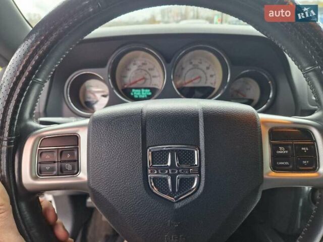 Белый Додж Челенджер, объемом двигателя 3.6 л и пробегом 226 тыс. км за 15300 $, фото 7 на Automoto.ua