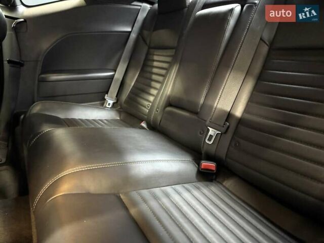 Белый Додж Челенджер, объемом двигателя 3.6 л и пробегом 157 тыс. км за 16500 $, фото 35 на Automoto.ua