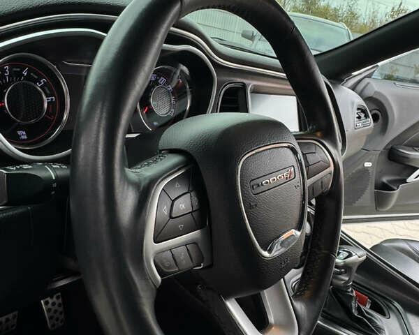 Белый Додж Челенджер, объемом двигателя 3.6 л и пробегом 150 тыс. км за 17499 $, фото 53 на Automoto.ua
