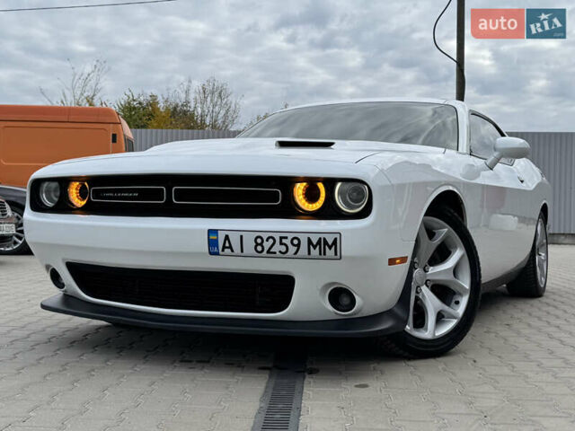 Белый Додж Челенджер, объемом двигателя 3.6 л и пробегом 150 тыс. км за 17499 $, фото 7 на Automoto.ua