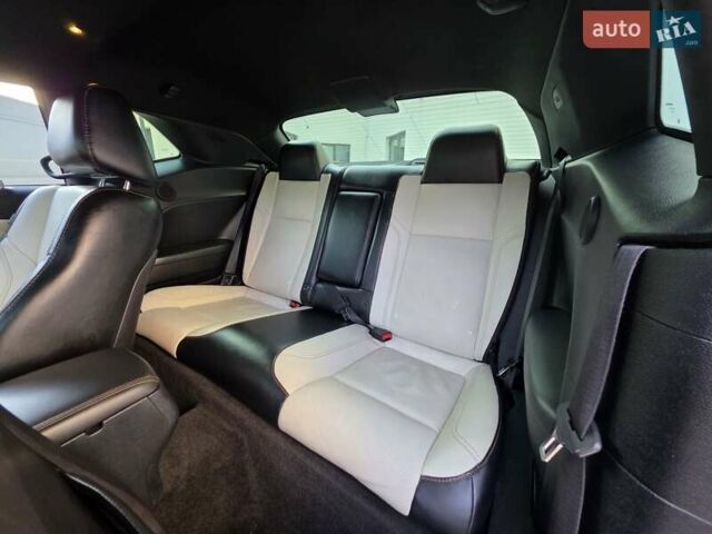 Белый Додж Челенджер, объемом двигателя 3.6 л и пробегом 95 тыс. км за 16500 $, фото 20 на Automoto.ua