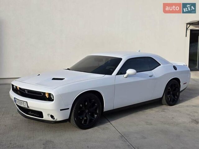 Белый Додж Челенджер, объемом двигателя 3.6 л и пробегом 95 тыс. км за 16500 $, фото 12 на Automoto.ua