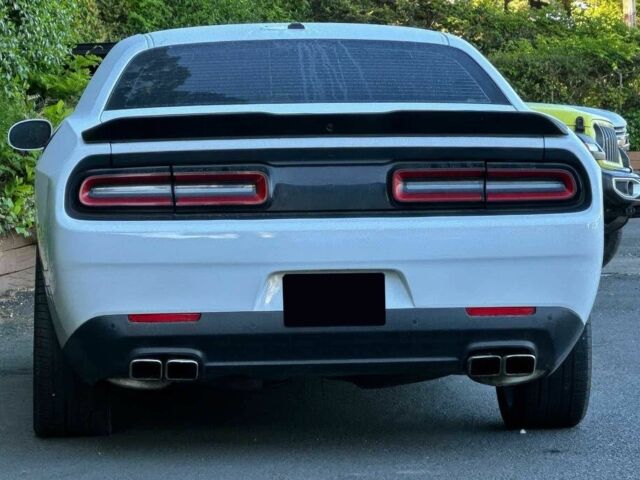 Білий Додж Challenger, об'ємом двигуна 3.6 л та пробігом 123 тис. км за 12700 $, фото 3 на Automoto.ua