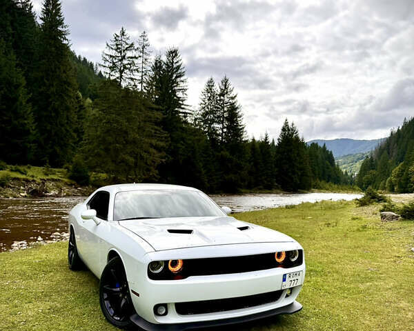 Белый Додж Челенджер, объемом двигателя 3.6 л и пробегом 72 тыс. км за 23000 $, фото 23 на Automoto.ua