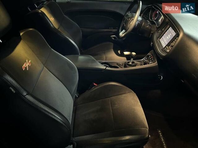 Белый Додж Челенджер, объемом двигателя 6.4 л и пробегом 92 тыс. км за 28300 $, фото 52 на Automoto.ua