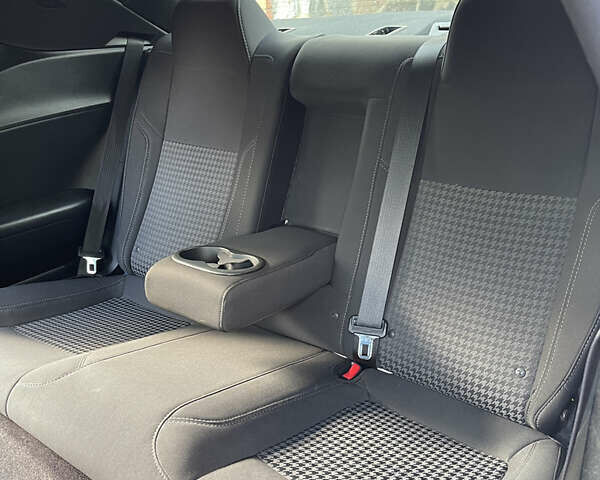 Белый Додж Челенджер, объемом двигателя 3.6 л и пробегом 72 тыс. км за 23000 $, фото 19 на Automoto.ua