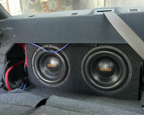 Белый Додж Челенджер, объемом двигателя 3.6 л и пробегом 72 тыс. км за 23000 $, фото 18 на Automoto.ua