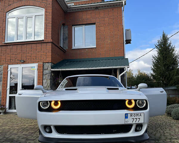 Белый Додж Челенджер, объемом двигателя 3.6 л и пробегом 72 тыс. км за 23000 $, фото 21 на Automoto.ua