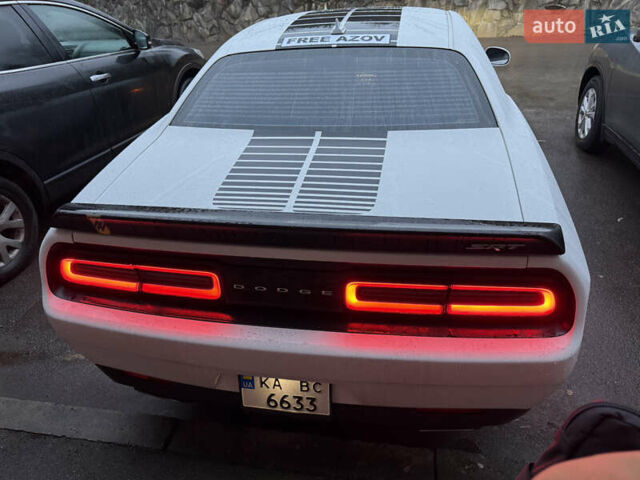 Белый Додж Челенджер, объемом двигателя 3.6 л и пробегом 160 тыс. км за 18000 $, фото 6 на Automoto.ua