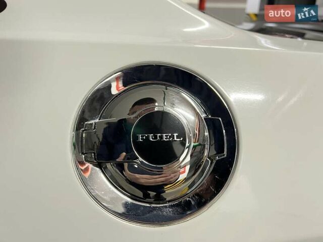 Белый Додж Челенджер, объемом двигателя 6.4 л и пробегом 92 тыс. км за 28300 $, фото 25 на Automoto.ua