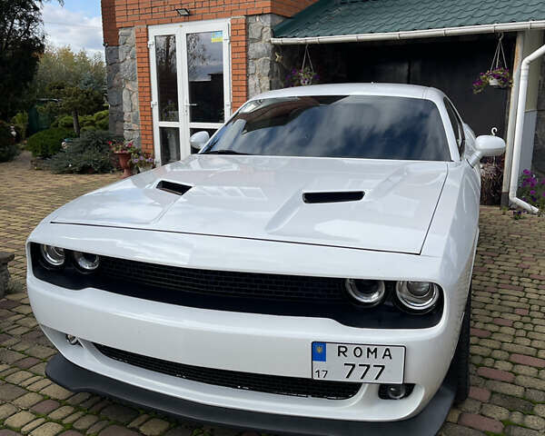 Белый Додж Челенджер, объемом двигателя 3.6 л и пробегом 72 тыс. км за 23000 $, фото 7 на Automoto.ua