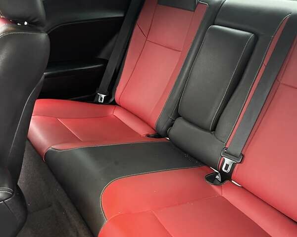 Белый Додж Челенджер, объемом двигателя 3.6 л и пробегом 109 тыс. км за 19000 $, фото 9 на Automoto.ua