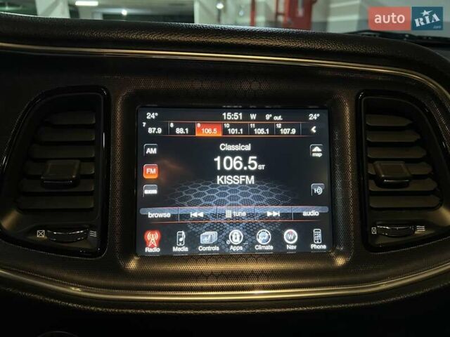 Белый Додж Челенджер, объемом двигателя 6.4 л и пробегом 92 тыс. км за 28300 $, фото 43 на Automoto.ua